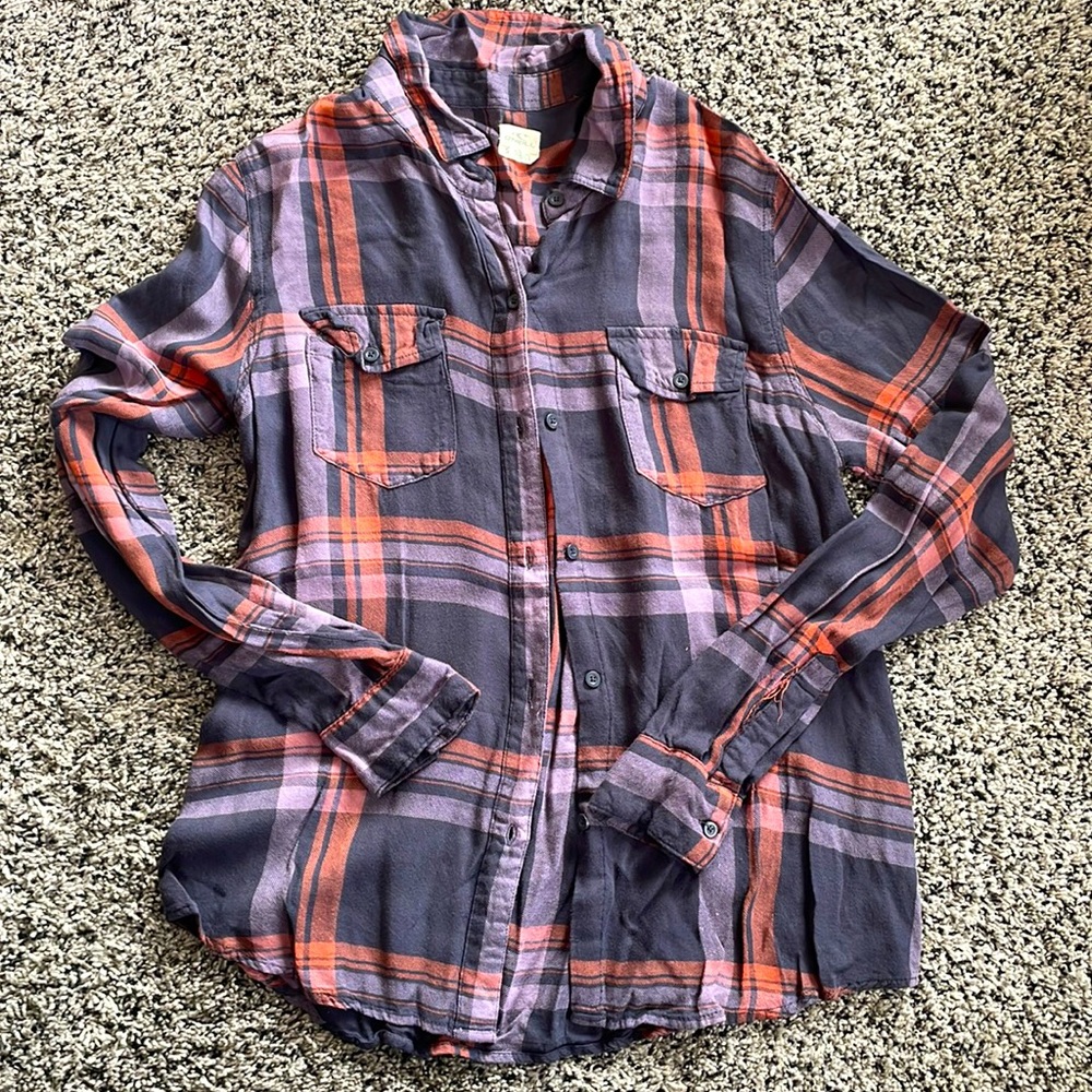 Women’s long sleeved button up top